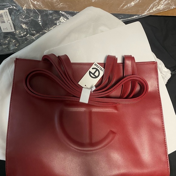 Telfar Medium Shopping Bag -
Color Oxblood - Picture 2 of 10